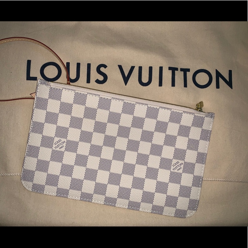 SOLD - NEW Louis Vuitton Neverfull Pouch
